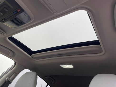 Certified 2021 Subaru Crosstrek 2.5i Limited w/ Moonroof Package 2 image 4