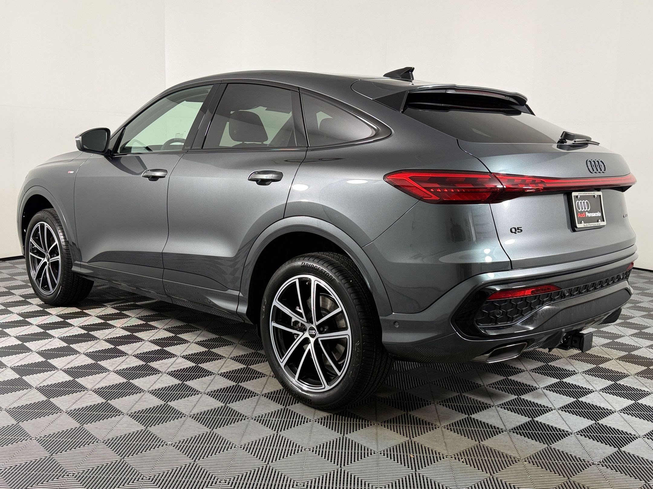 New 2026 Audi Q5 Premium Plus AWD/4WD image 2