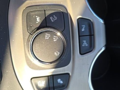 Used 2024 GMC Terrain Denali w/ Black Diamond Edition image 34