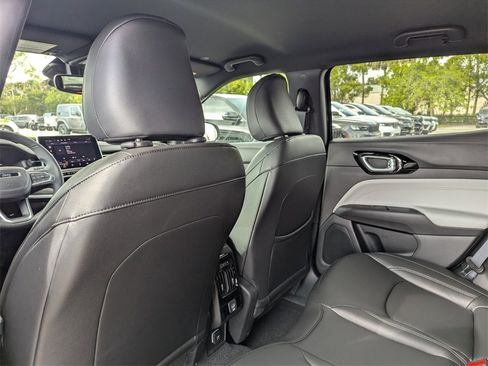 New 2026 Jeep Compass Limited image 9