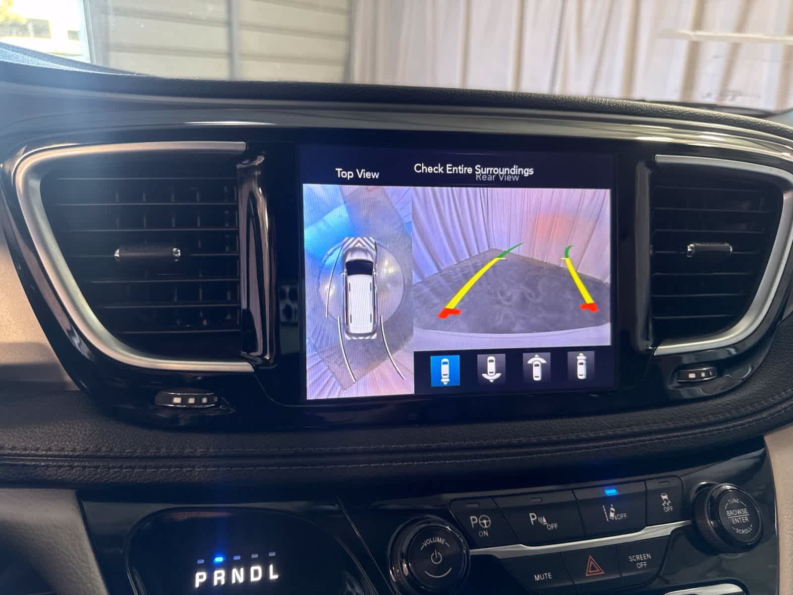 Used 2018 Chrysler Pacifica Limited w/ Advanced Safetytec Group FWD image 31
