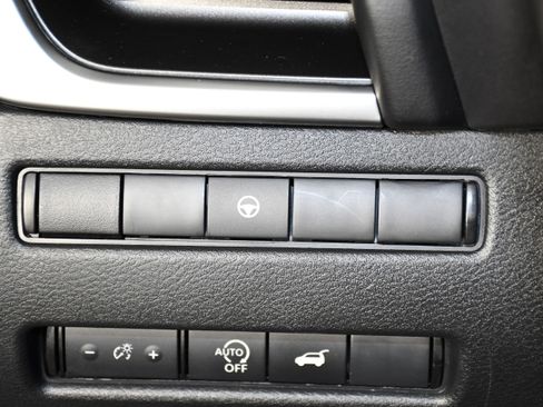 Used 2025 Nissan Rogue SV AWD/4WD image 35