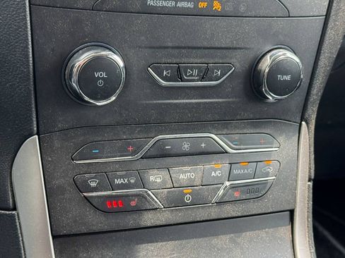 Used 2020 Ford Edge SEL w/ Cold Weather Package AWD/4WD image 29