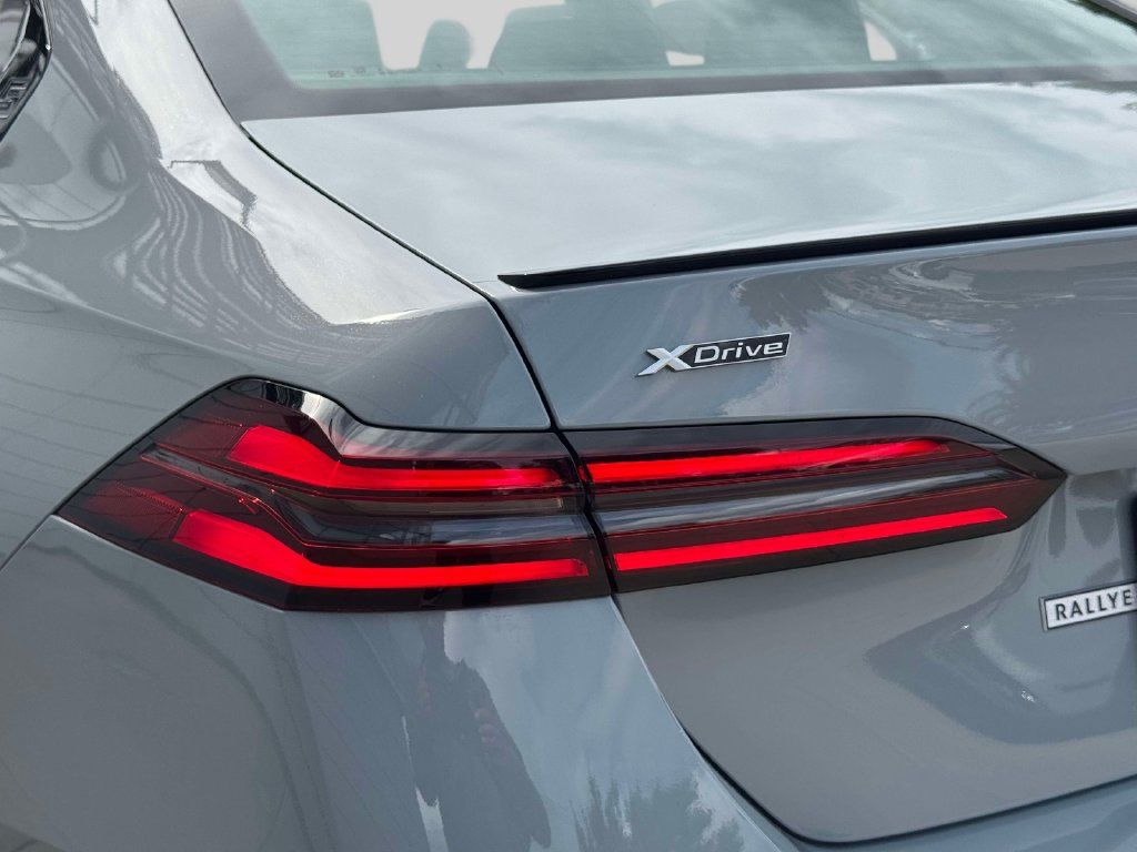 Certified 2026 BMW 530i xDrive AWD/4WD image 10