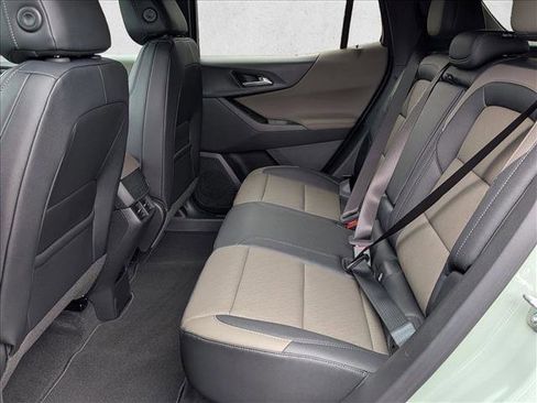 New 2026 Chevrolet Equinox LT w/ Convenience Package II AWD/4WD image 16