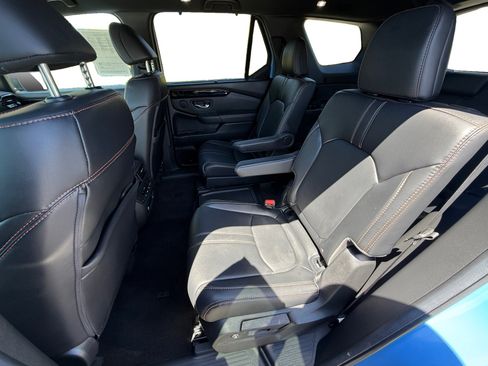 Used 2025 Honda Pilot TrailSport image 16