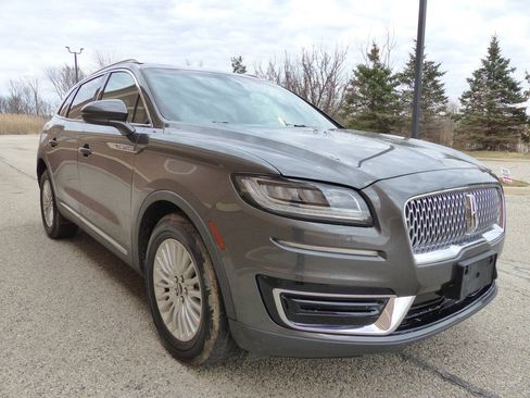 Used 2019 Lincoln Nautilus Premier AWD/4WD image 11