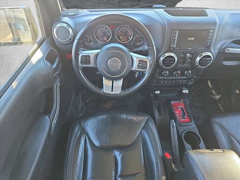Used 2016 Jeep Wrangler Unlimited Rubicon image 16