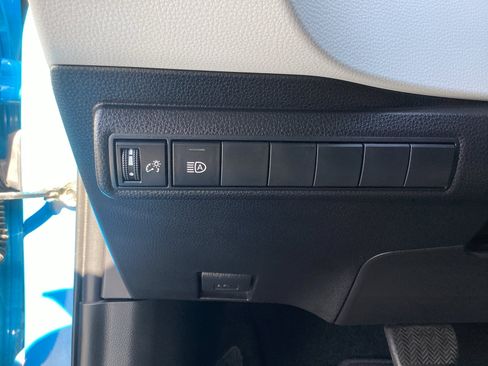 Used 2022 Toyota Corolla XSE FWD image 26