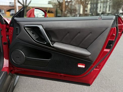 Used 2020 Nissan GT-R Premium w/ Premium Interior Package image 13