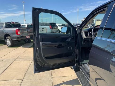 Certified 2023 Ford Expedition XLT image 20