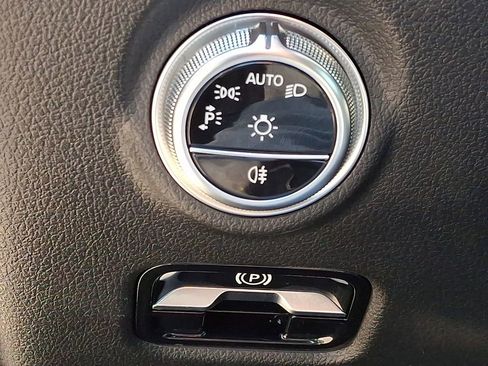 Used 2024 Mercedes-Benz C 300 4MATIC Sedan image 27