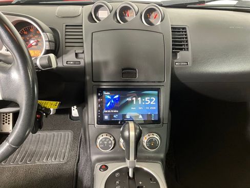 Used 2006 Nissan 350Z Enthusiast w/ (S02) Side Air Bags Pkg image 26