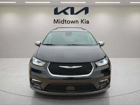 Used 2023 Chrysler Pacifica Limited FWD image 8