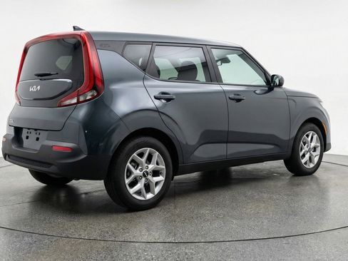 Used 2025 Kia Soul LX w/ LX Technology Package FWD image 9