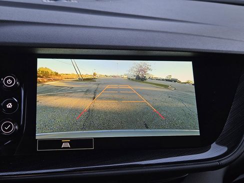 Used 2023 Buick Envision Essence image 20