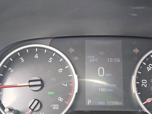 Used 2019 Toyota RAV4 XLE w/ Convenience Package FWD image 11