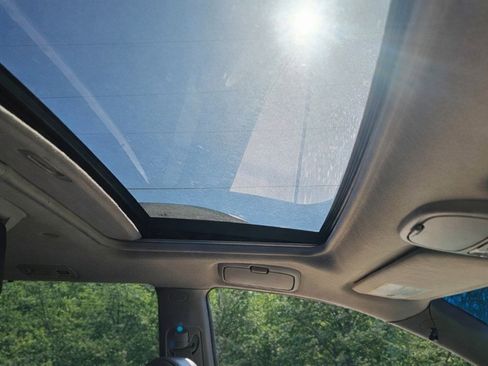 Used 2005 Toyota Sienna XLE image 6