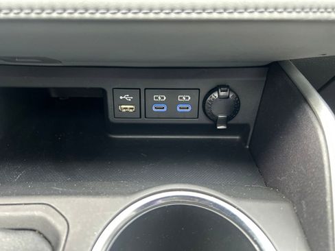 Used 2022 Toyota Highlander XLE image 28