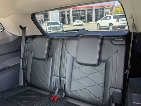 Used 2024 Volkswagen Atlas SE w/ Panoramic Sunroof Package image 26