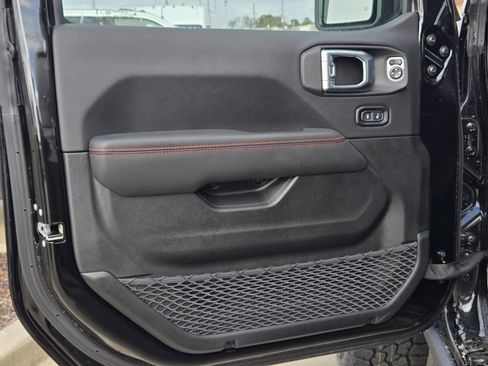 New 2025 Jeep Gladiator Rubicon w/ Convenience Group image 13