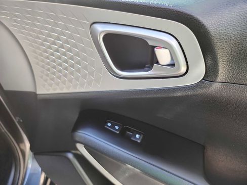 Used 2022 Kia Soul LX w/ Technology Package image 31