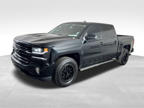 Used 2018 Chevrolet Silverado 1500 LTZ Z71 w/ Midnight Edition AWD/4WD image 5