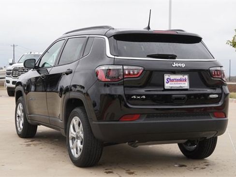 New 2026 Jeep Compass Latitude image 7