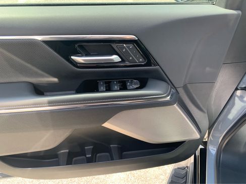 Used 2025 GMC Sierra EV Denali AWD/4WD image 14