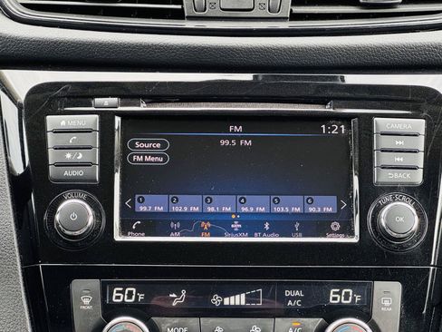 Used 2019 Nissan Rogue SV FWD image 18