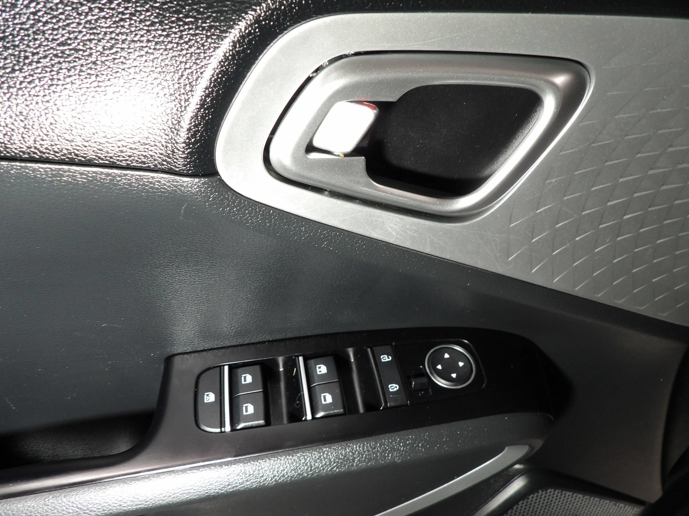 Used 2025 Kia Soul LX FWD image 7