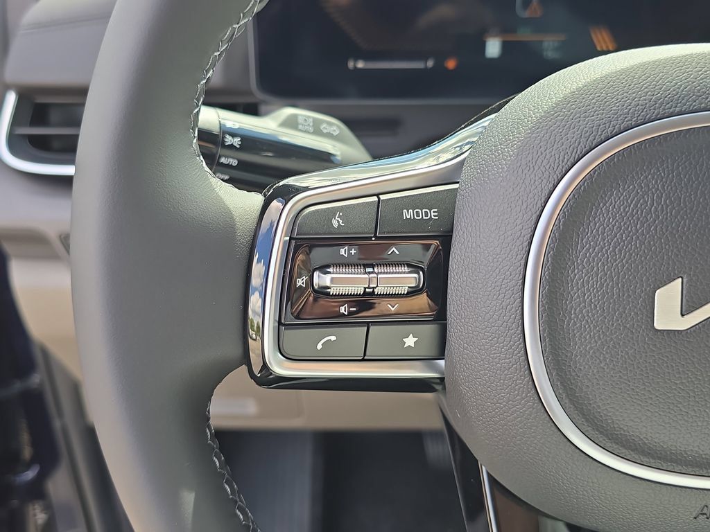 New 2026 Kia Carnival EX FWD image 31