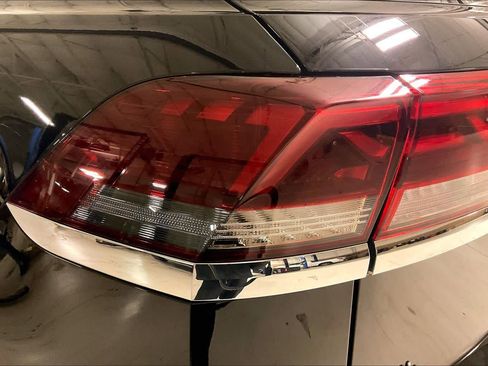 Used 2024 Volkswagen Atlas Cross Sport SEL R-Line image 26