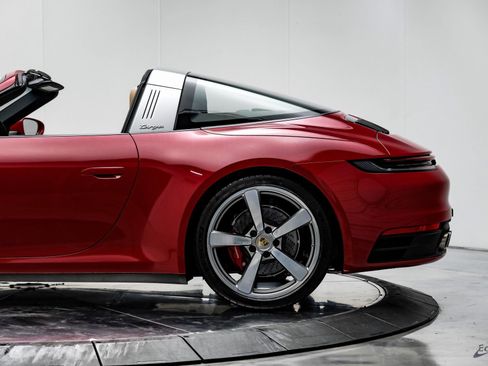 Used 2021 Porsche 911 Targa 4S Heritage Design image 11
