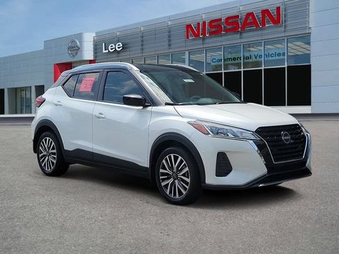 Used 2024 Nissan Kicks SV FWD image 1