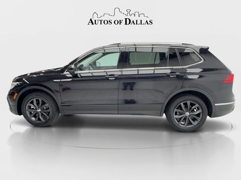 Used 2022 Volkswagen Tiguan SE w/ Panoramic Sunroof Package FWD image 5