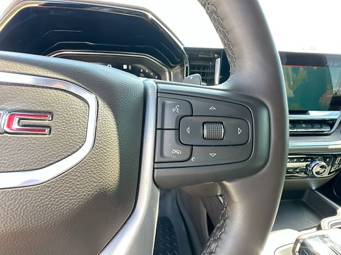 Used 2023 GMC Sierra 1500 SLT w/ SLT Premium Plus Package AWD/4WD image 38