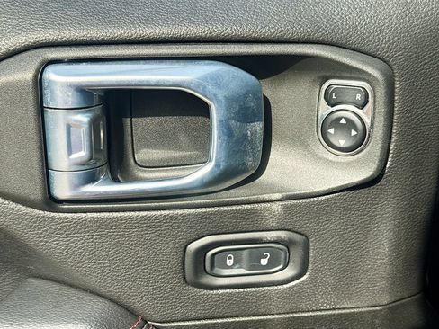 Used 2022 Jeep Gladiator Rubicon w/ LED Lighting Group AWD/4WD image 19