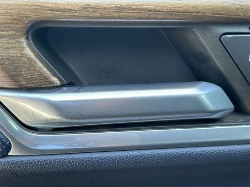 Used 2022 Chevrolet Silverado 1500 High Country w/ Technology Package image 24