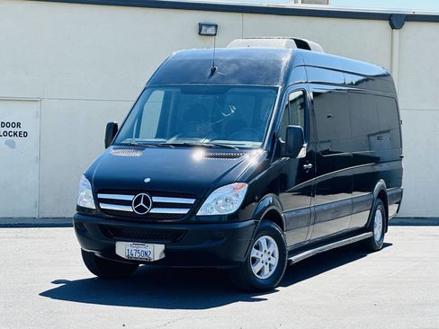 Used 2012 Mercedes-Benz Sprinter 2500 image 4