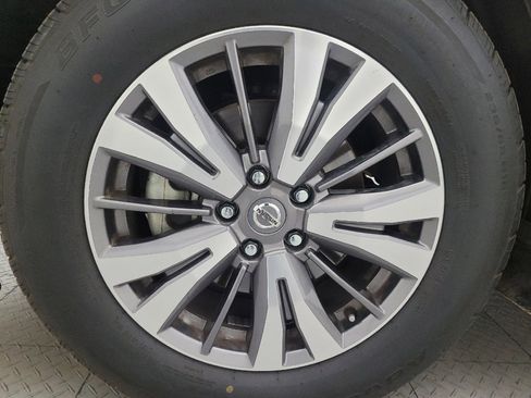 Used 2020 Nissan Pathfinder SV image 31