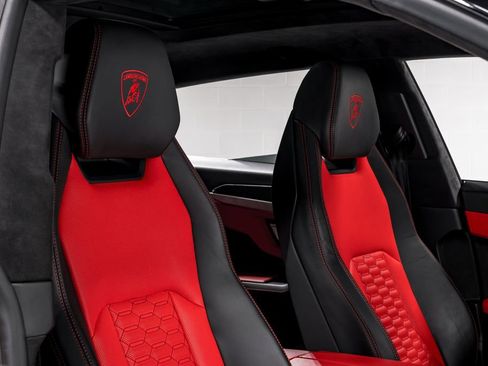 Used 2019 Lamborghini Urus image 41