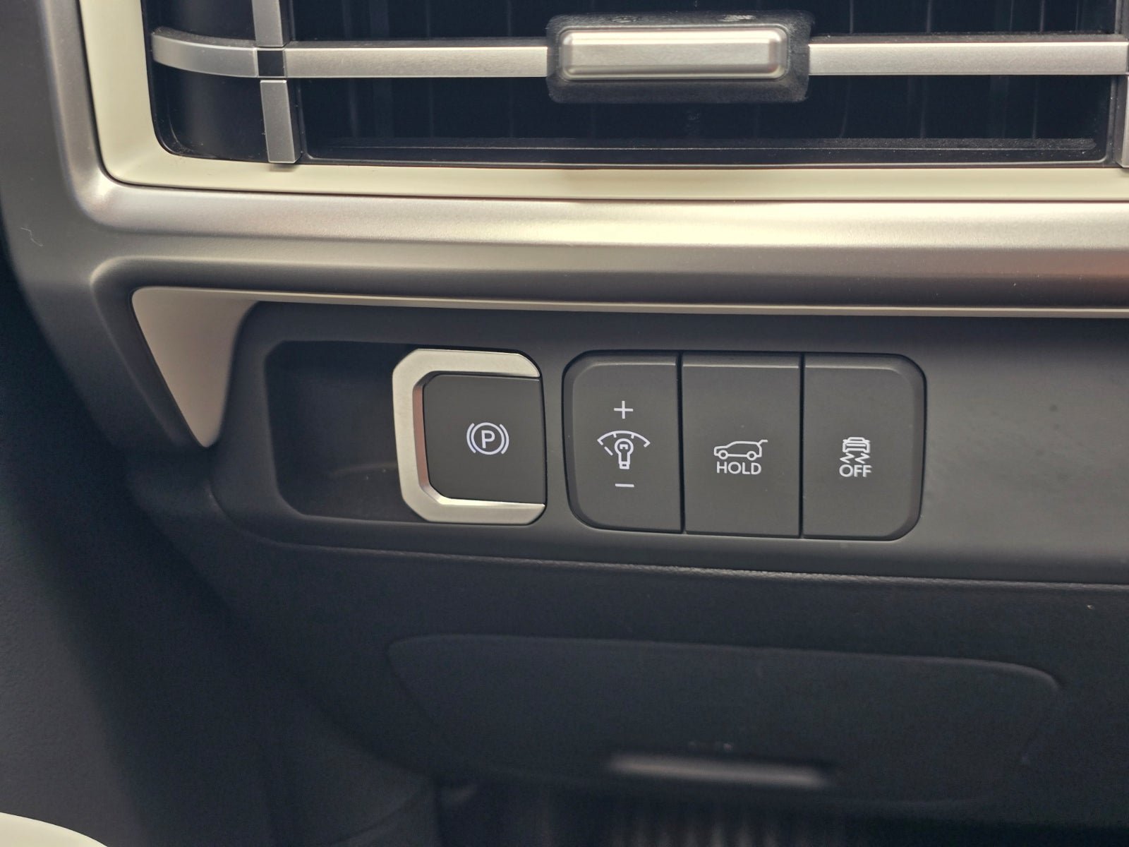 Used 2024 Hyundai Santa Fe SEL FWD image 22