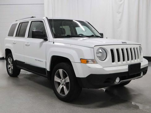 Used 2017 Jeep Patriot High Altitude AWD/4WD image 13