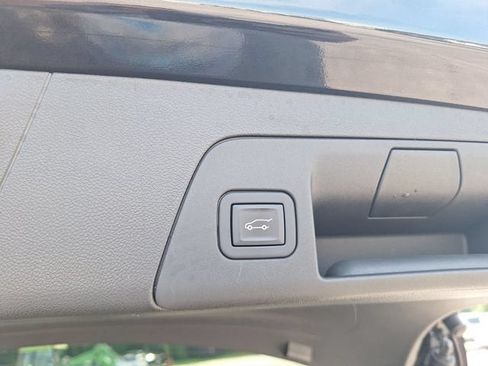 Used 2023 Buick Envision Avenir AWD/4WD image 16