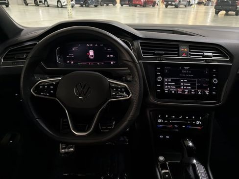 Used 2024 Volkswagen Tiguan SEL R-Line image 29