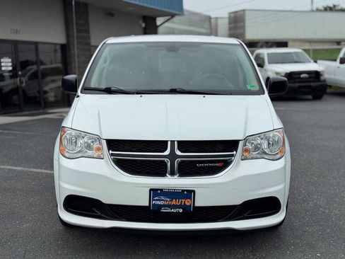 Used 2019 Dodge Grand Caravan SE w/ UConnect Hands-Free Group image 42