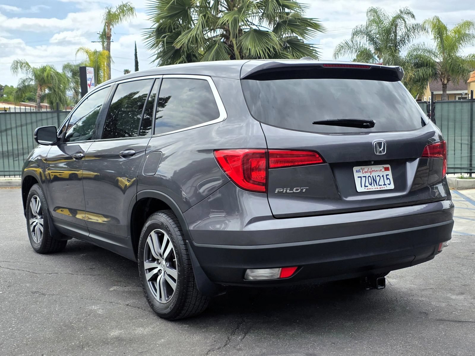 Used 2017 Honda Pilot EX-L image 4