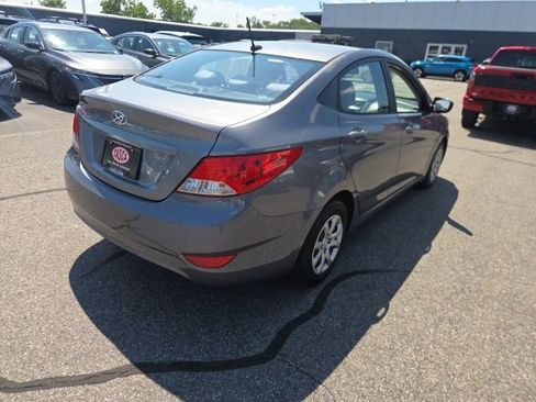 Used 2014 Hyundai Accent GLS FWD image 5