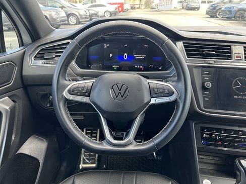 Used 2023 Volkswagen Tiguan SE R-Line FWD image 10
